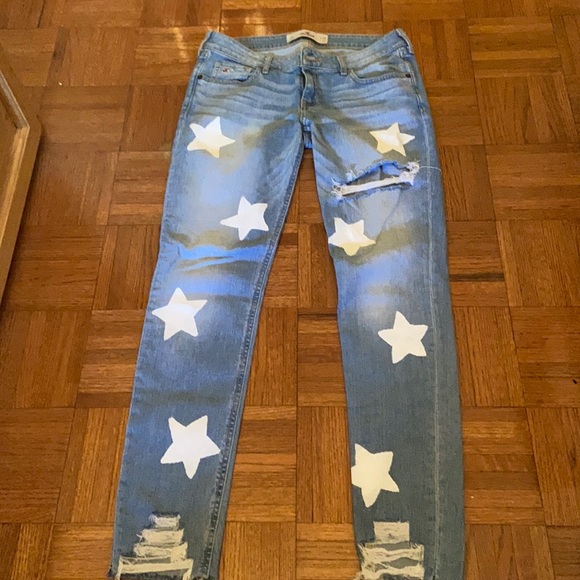 Hollister Low Rise Jeans With Stars - Picture 1 of 13